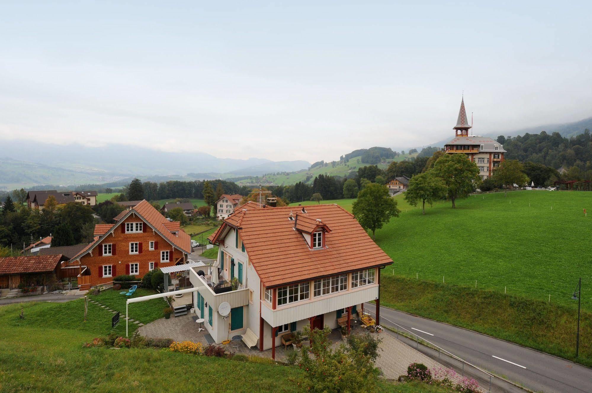 Hotel Gasthaus Paxmontana Sachseln Exterior foto